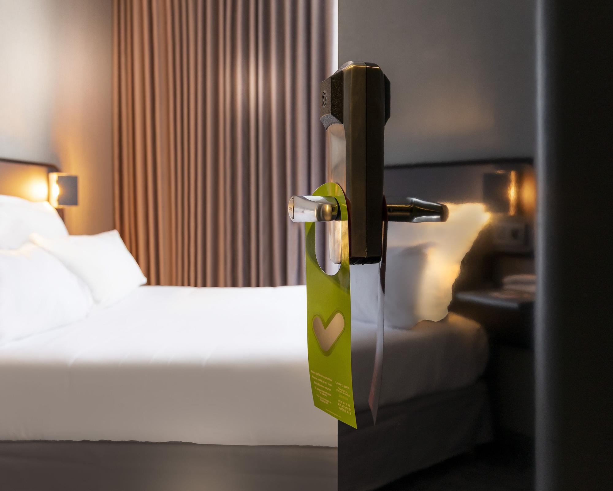 Hotel Libertel Montmartre Opéra Parigi Esterno foto