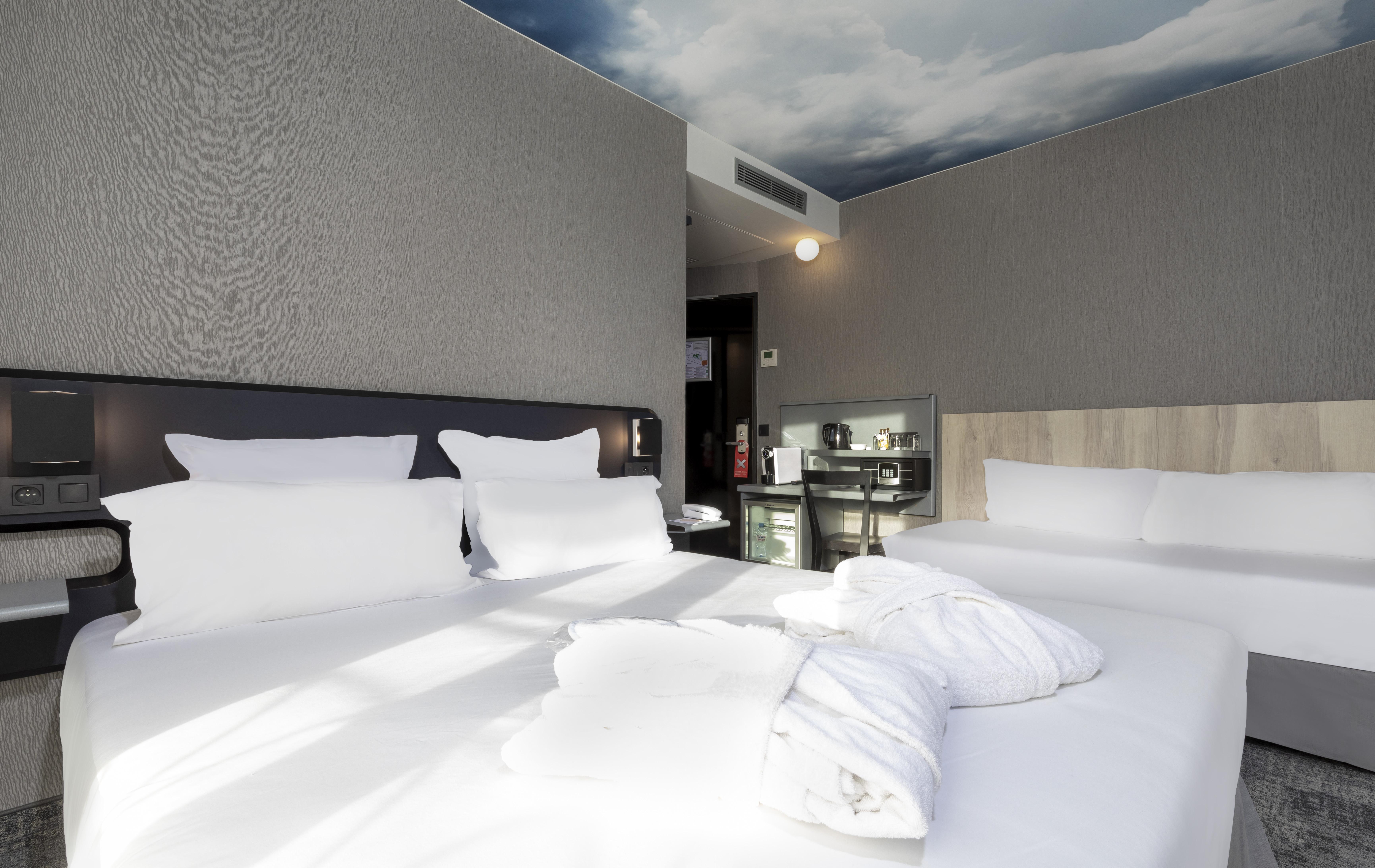 Hotel Libertel Montmartre Opéra Parigi Esterno foto